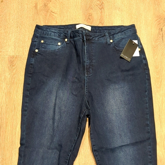 NWT Eloquii Dark Wash Skinny Jeans 16 - Picture 1 of 11